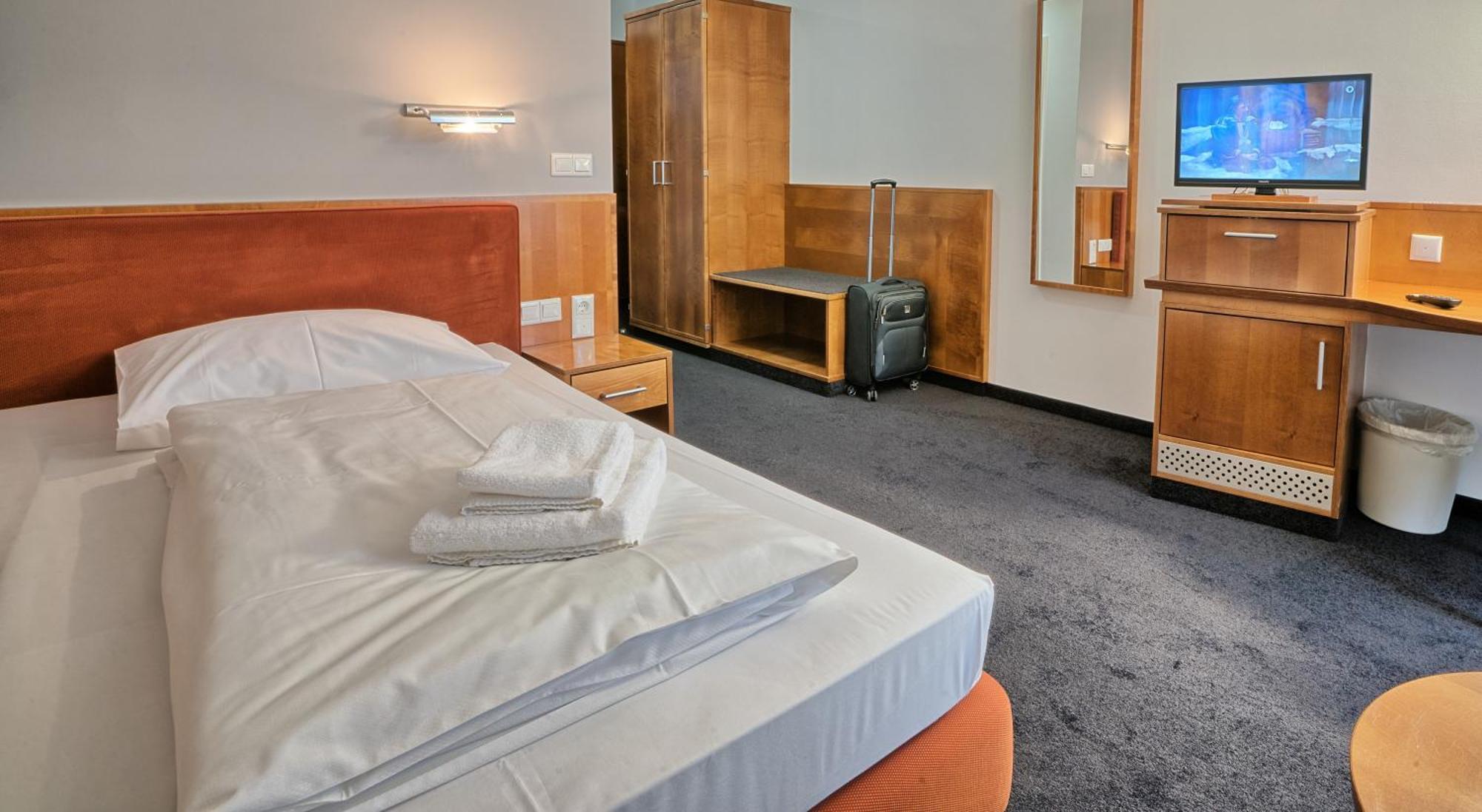 Hotel & Apart4You Dorfen Kültér fotó